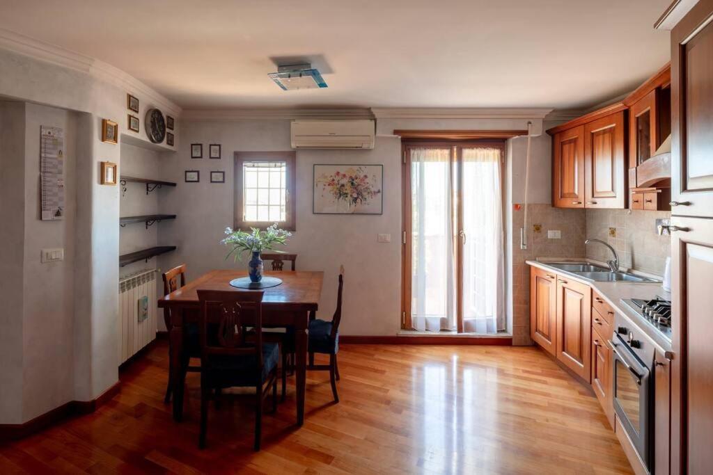 Attico Per Quattro Persone Sulla Nomentana, Wi-Fi, Aria Condizionata Apartment โรม ภายนอก รูปภาพ